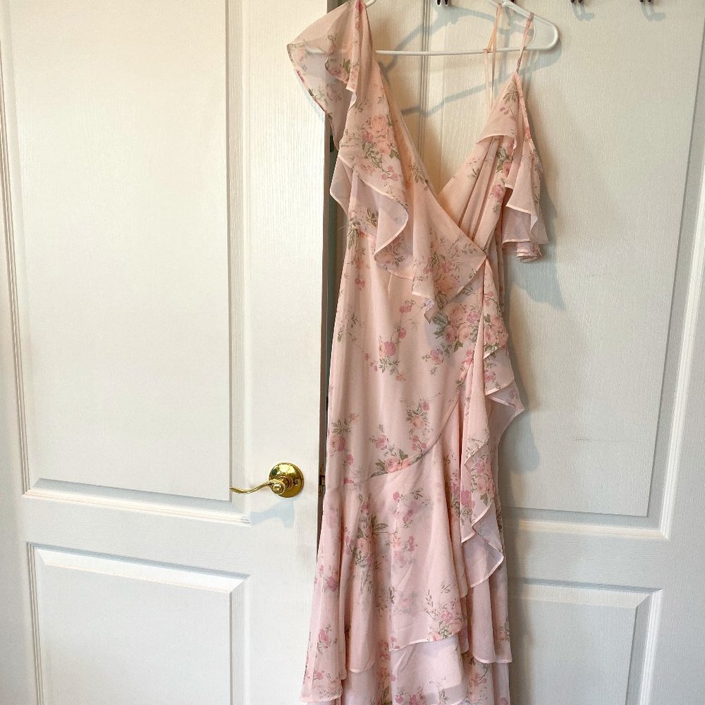 WAYF Light Pink Floral Tiered Ruffle Asymmetrical / Size: S (NWT)